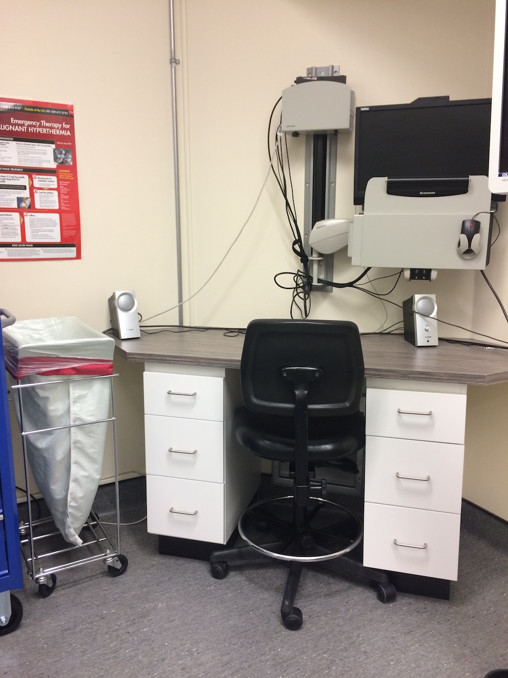 Tour - OR - New Anaesthetic Desk